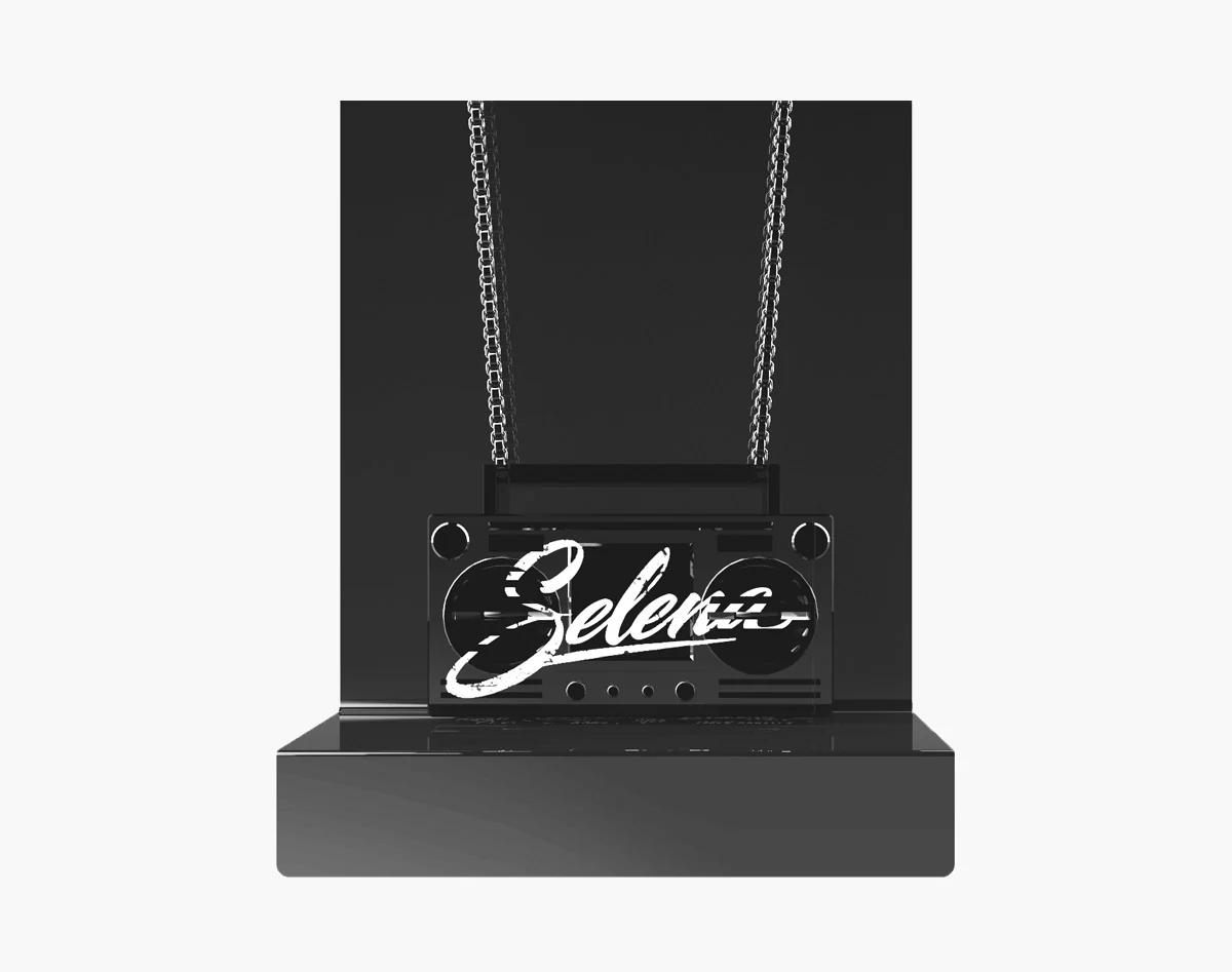 Selena Microboom - Image 3